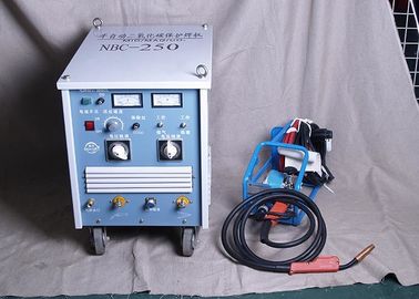 เครื่องเชื่อมก๊าซคาร์บอนไดออกไซด์แบบพกพาชนิด CO2 ชนิดมีทุบ MIG / MAG 250A สำหรับ Carbon Steel