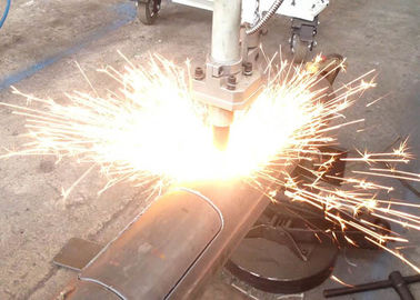 เครื่องตัดเลเซอร์หลอดไฟประตูเสาไฟ 50 เฮิร์ตกำหนดเอง CNC เครื่องตัดท่อ