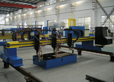 2 แก๊สไฟฉาย Gantry CNC เครื่องตัดแก๊สพลาสม่า 1 ไฟฉายพลาสม่าหลายการดำเนินงานภาษา