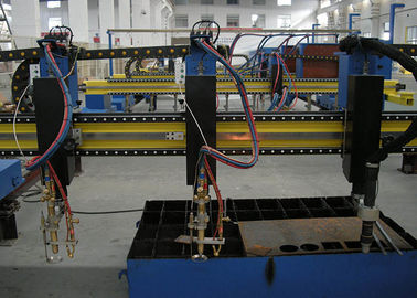 2 แก๊สไฟฉาย Gantry CNC เครื่องตัดแก๊สพลาสม่า 1 ไฟฉายพลาสม่าหลายการดำเนินงานภาษา
