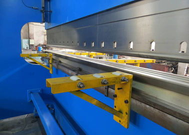 320 T CNC Synchronize Tandem กดเบรคเครื่องดัดเริ่มต้นจากแผ่น Trapezium